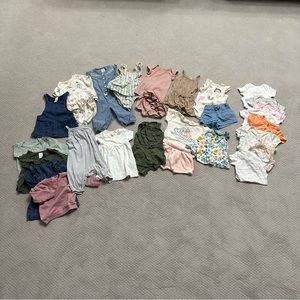 Baby Girl Summer Clothing Bundle Size 0-3 Tons of cute outfits!